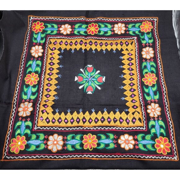 Kutch Embroidery India Flowers Borders Mirrors Unfinished Project Set of Two - Picture 2 of 5